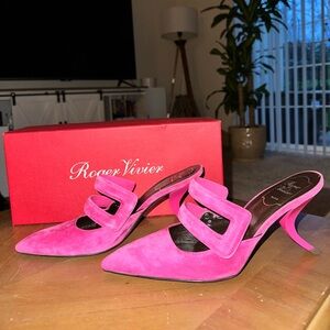 Roger Vivier suede fuchsia pumps